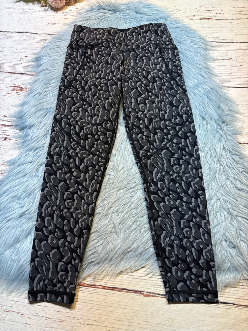 Sweaty Betty Power Black & Gray Leopard-Print 7/8 Leggings sz 4-6